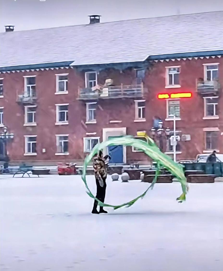 前几日，回到碾子山，这个生活了16年的小城，相比之前更加清凉了许多～

可能是雪