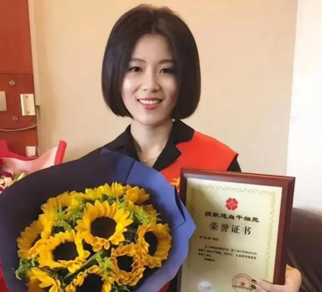 2017年，浙江一28岁女孩无偿捐献骨髓，救了一名15岁白血病男孩。没想到，男孩