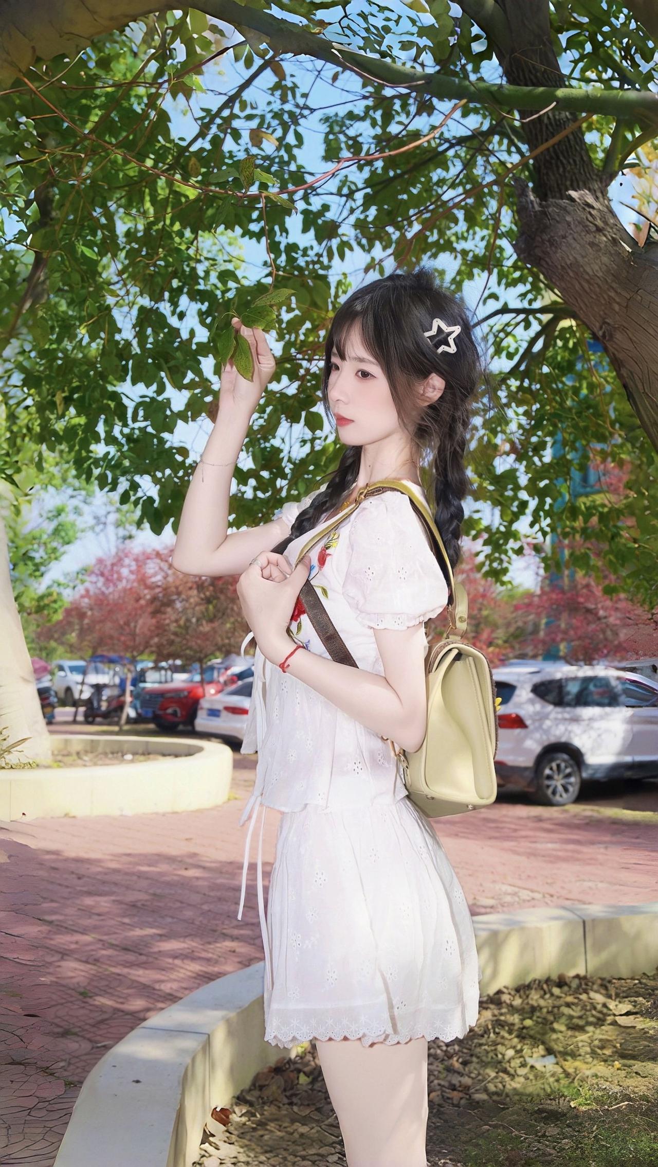 晒图笔记大赛什么样的穿搭可以成为气质女神? 女生怎么穿搭彰显气质 美妞们日常穿搭