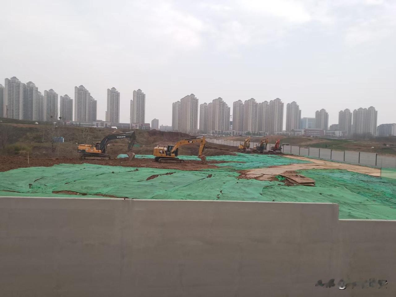 长安一中新校区最新建设！

大家知道，长安一中作为长安区高中行业的领头羊，实力与