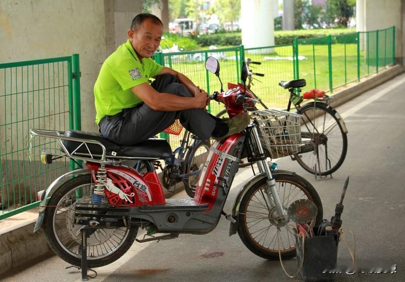 60岁后你还会出去打零工吗 60岁后还出去打零工这事，得好好琢磨琢磨。我上周回老