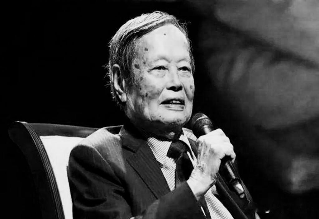 杨振宁逝世，百岁科学巨匠留下哪些精神财富？

百岁科学巨匠杨振宁逝世：从清华园到