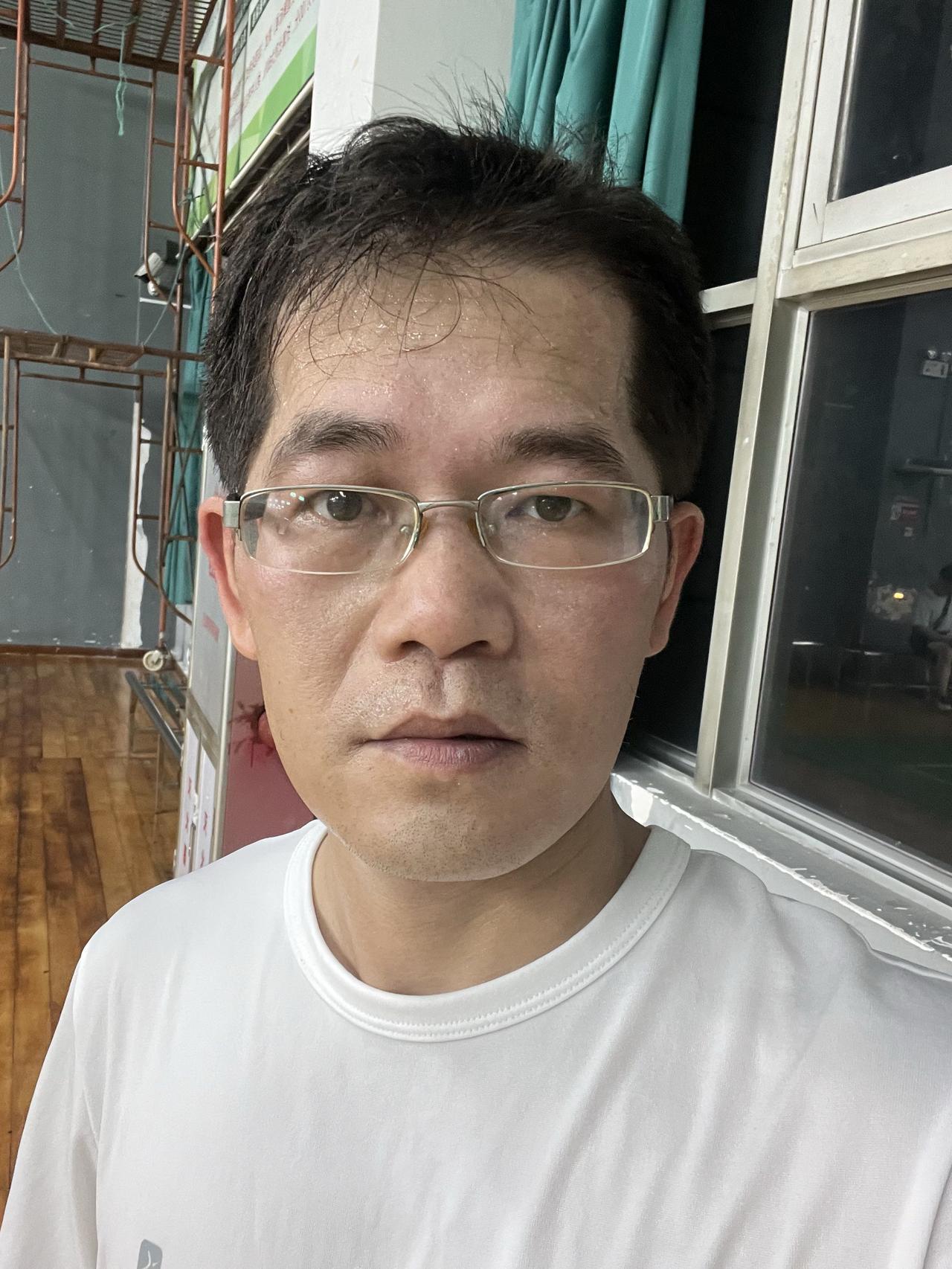 喜欢的事情

现在最喜闻乐见的事情，就是听人吹牛逼，吹他以前多风光，吹他以前追了