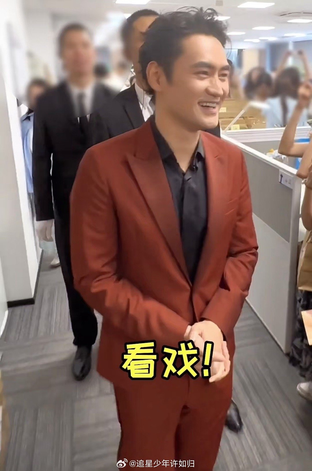 袁弘被喊话多演渣男 袁弘把渣男演成流量密码！又撩又苏的霸总形象，连他自己都忍不住