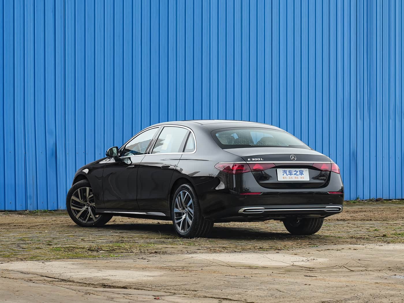 好车分享 奔驰E300L时尚，目前E300的最低配车型，没有副驾屏之后木质的中控