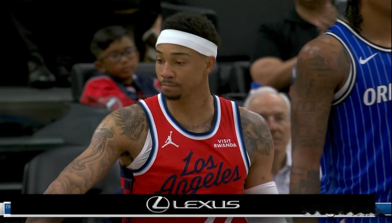 快船新星米勒绝对配得上一个首发位置！尽管快船今天在主场以109：111输给了魔术