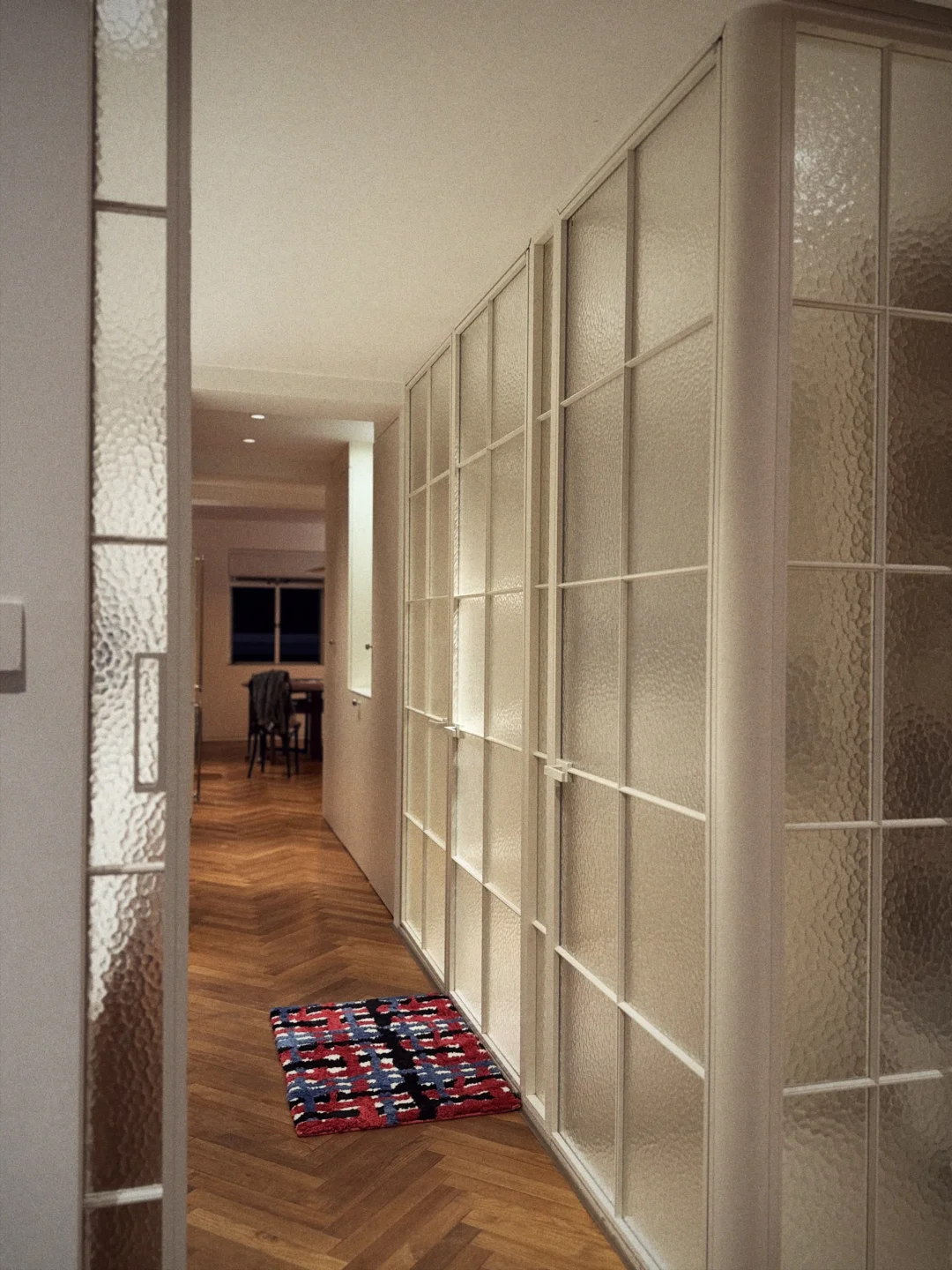 对这个案子的木作和玻璃门定制很满意！