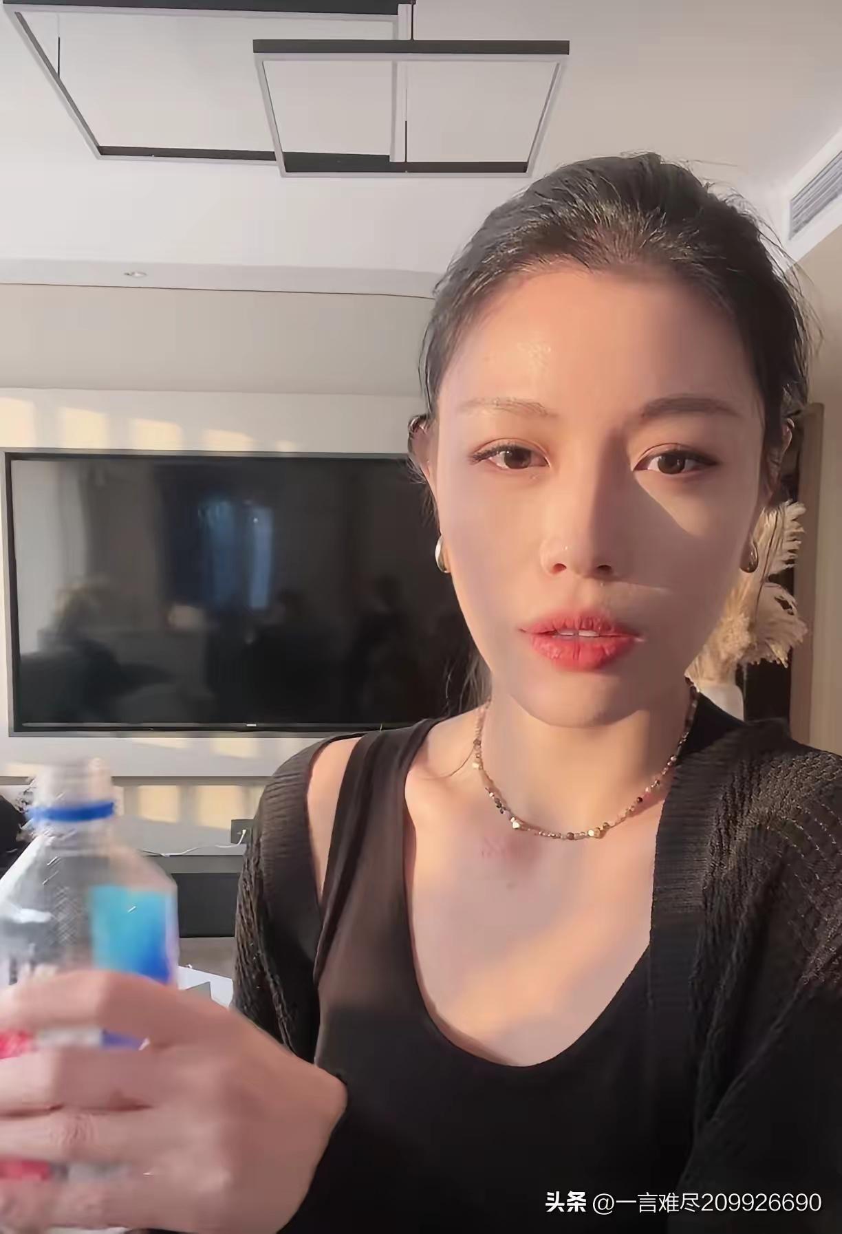 葛荟婕：“我爸赌博，我妈搞传销，我怎么讲他们都不听，他们没救了，所以我今年过年都