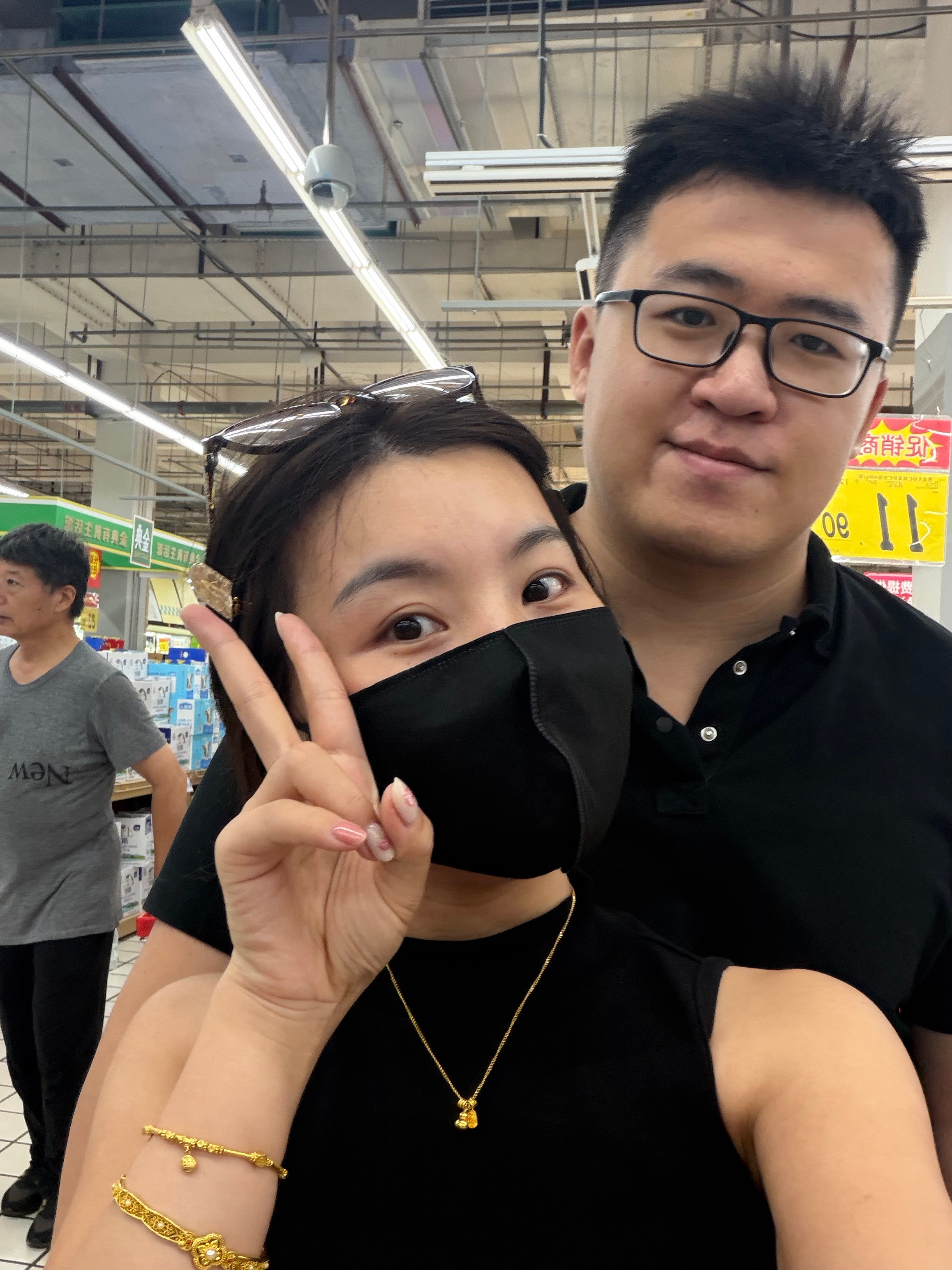 明天回家啦来买零食吃 