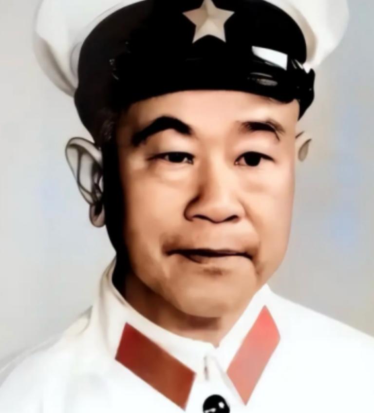 1973年，女知青黄丽萍携农村丈夫回宁波父母家，一进门，丈夫看到墙上挂着的照片大