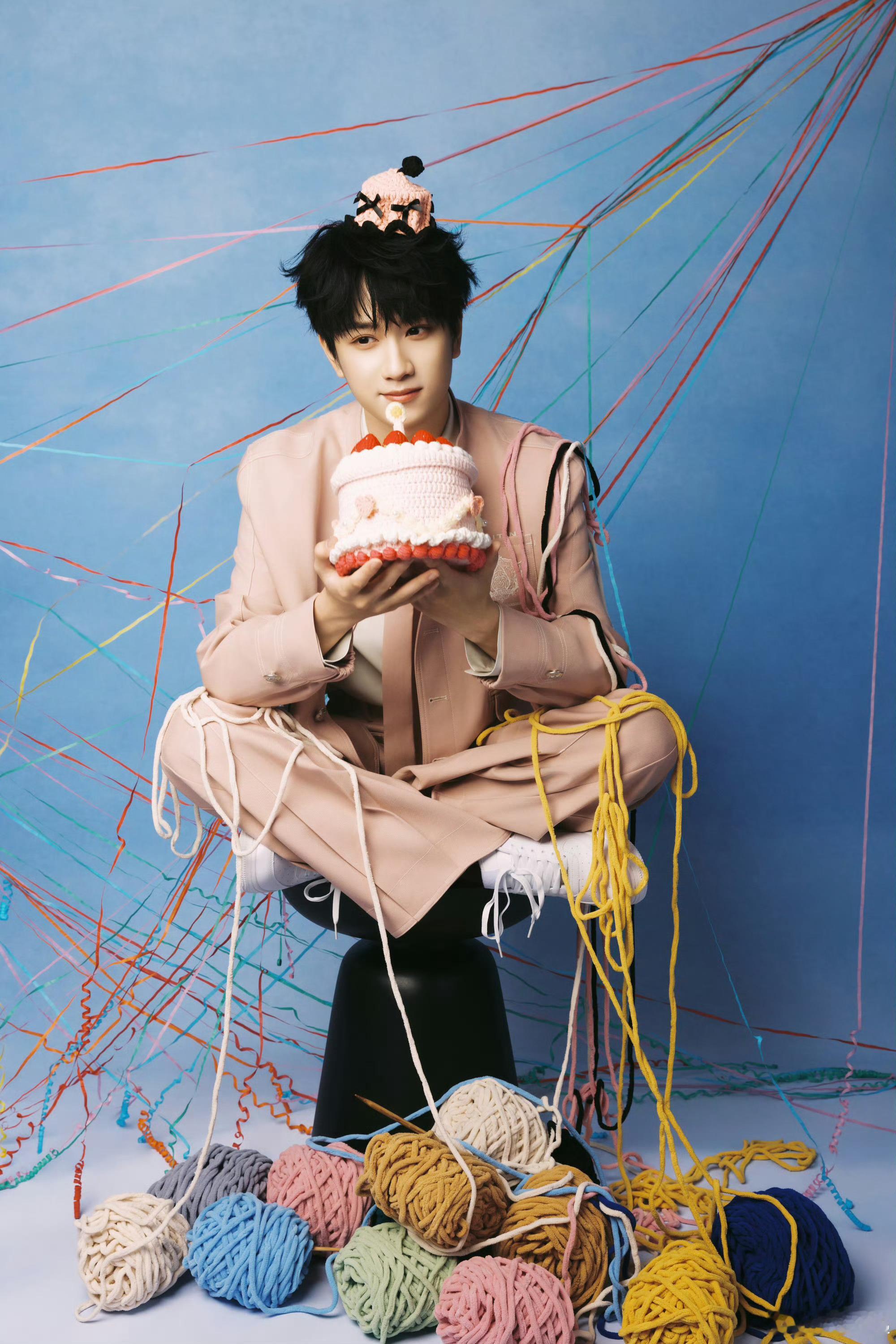 时代少年团给敖子逸庆生时代少年团全员为敖子逸庆生，原来有些情谊从来不会被时间冲淡