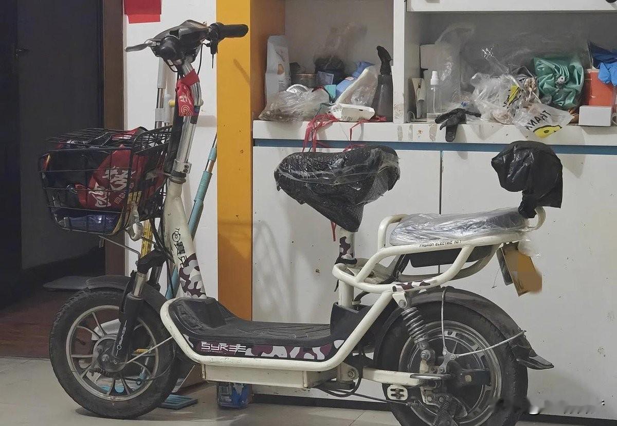 48v20a的铅酸电池，新车时能跑四五十公里。跑到报废，你花几百块换一组同规格的
