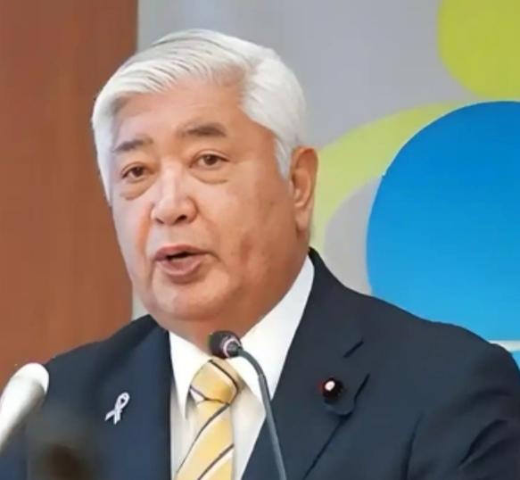 日本明目张胆推进核武
日本前防卫大臣中谷元25日表示:日本下一代潜艇，最终将需要