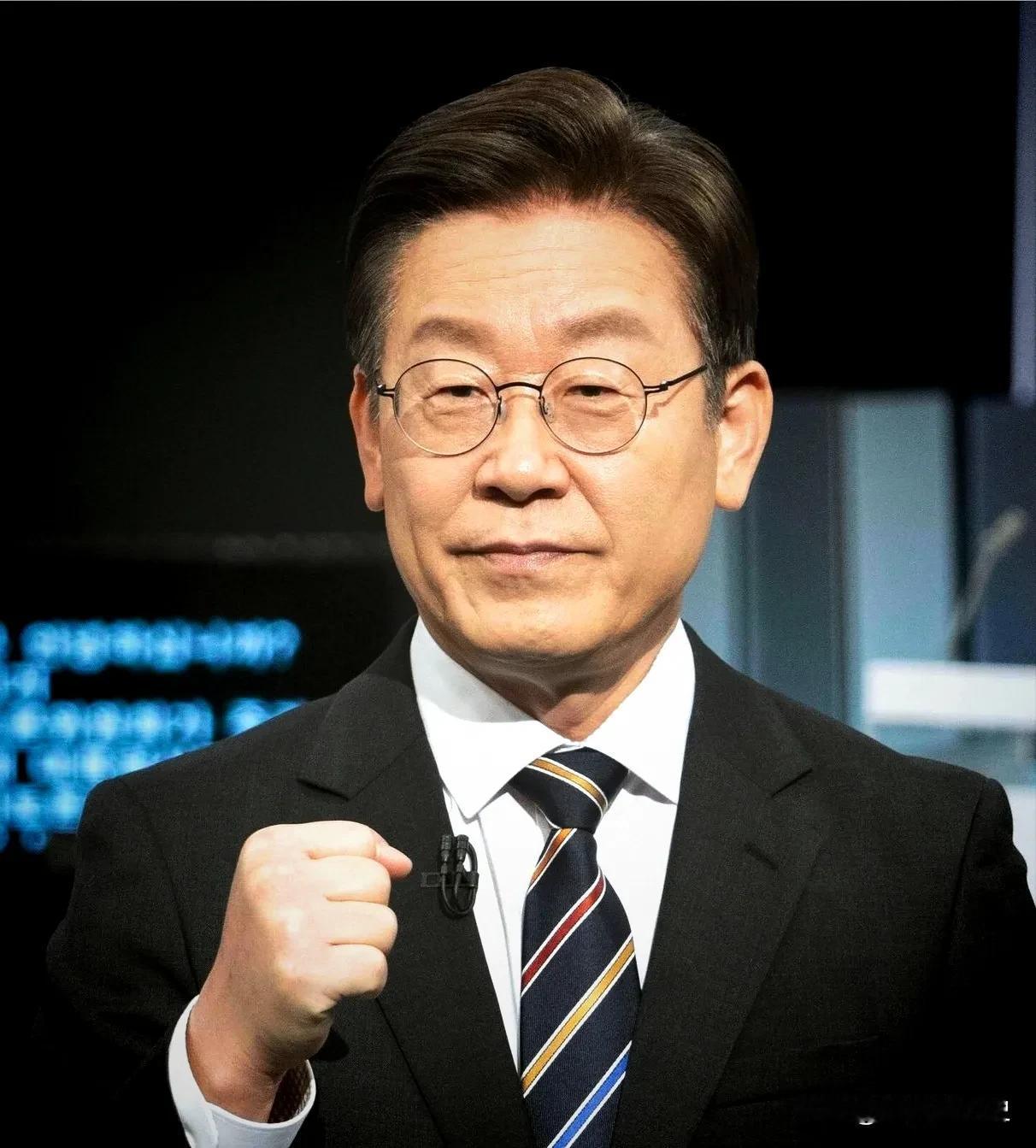 韩国总统李在明访美刚落地就遇“下马威”！接待规格不如本国市长，特朗普更当面索要美