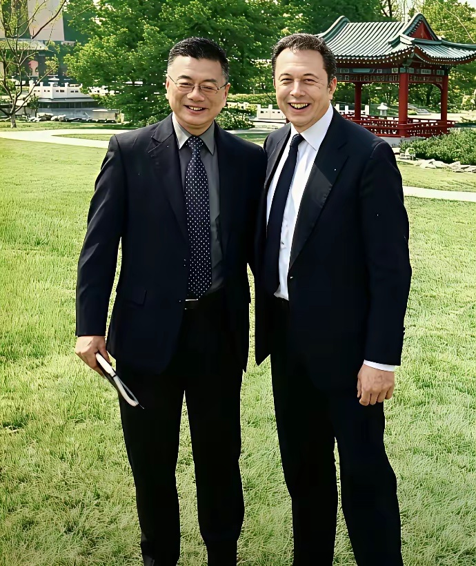马斯克真的是有钱人里最帅的！你觉得呢？ 