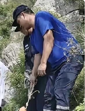 程梦圆的两个哥哥常年在外打工，是出苦力的。这一家人在程梦圆身上投注太多心血。她是