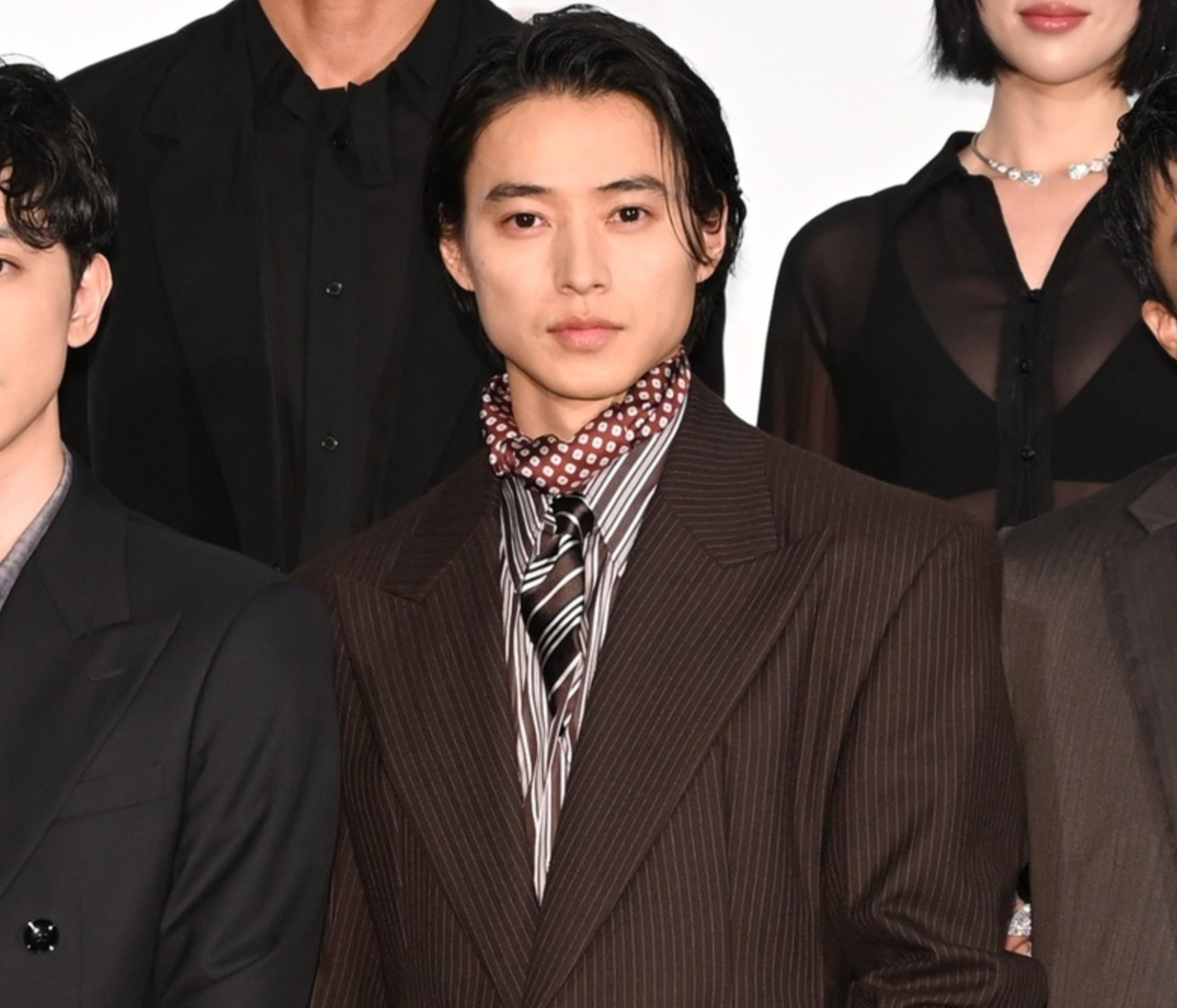 《王者天下》日本首映 山崎贤人领衔主演阵容亮相17日，根据原泰久人气漫画改编的中