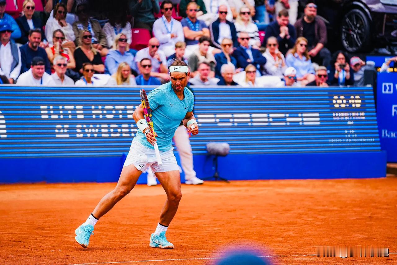 时隔两年，纳达尔伤愈复出之后首次打进巡回赛四强，他上一次进四强是2022年温网了