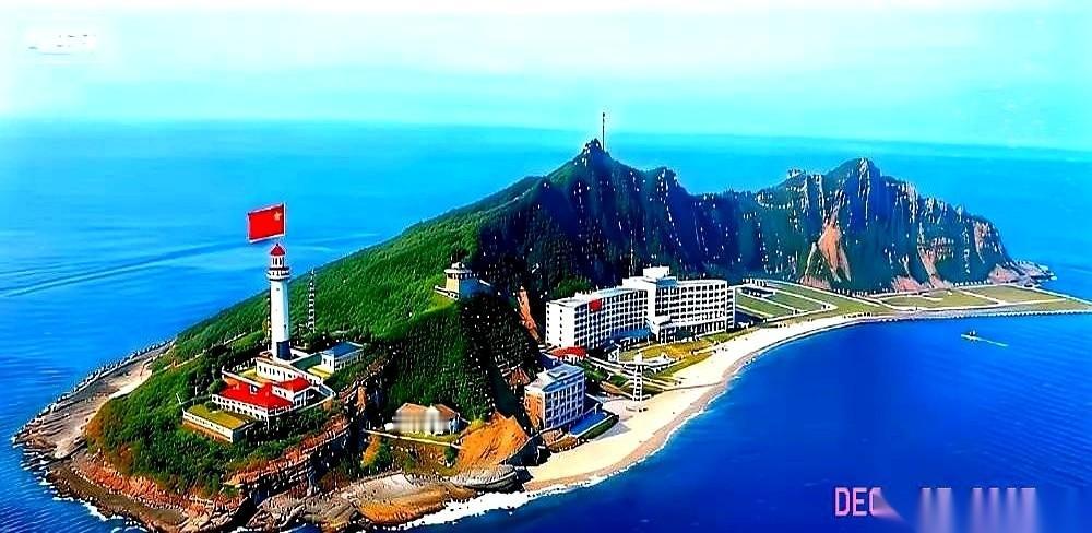 我今天才知道，自己可能被“骗”了好多年。
一直以为钓鱼岛就是个光秃秃的小破礁石，