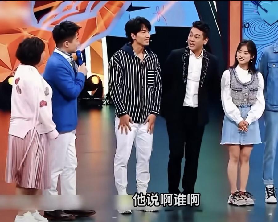 贾玲：“言承旭从一上来就一直盯着我。”
朱孝天：“我刚刚好给他说你很喜欢他。”