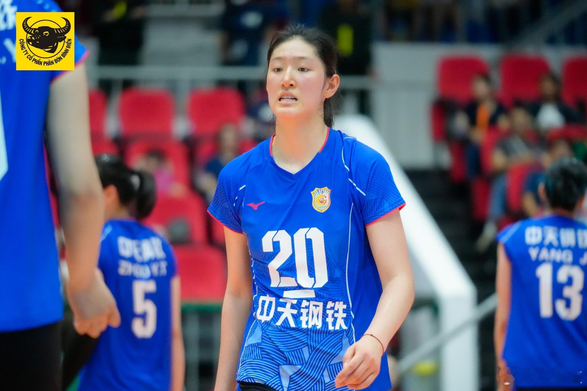 国际排坛动态江苏中天钢铁女排昨晚的比赛，江苏女排3-1（25:18/17:25/