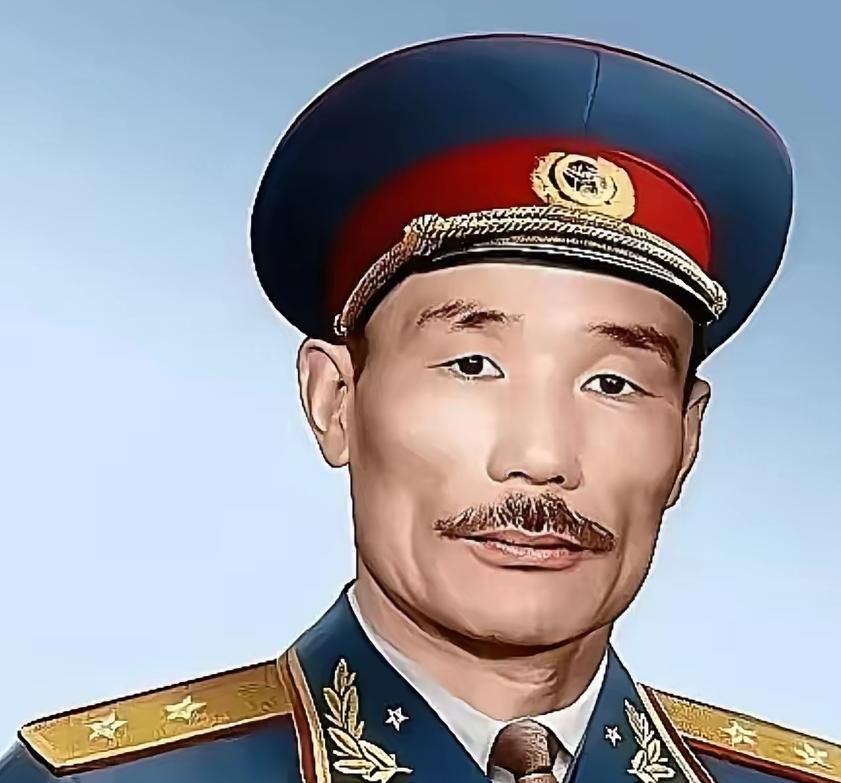 1978年，开国中将孙毅外出理发，剪完之后还觉得长，于是让理发小伙再修一修。没想