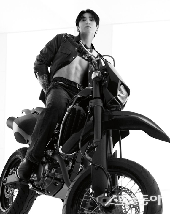 【NAVER】[Calvin Klein正式公开由田柾国担任主角的全新牛仔系列广