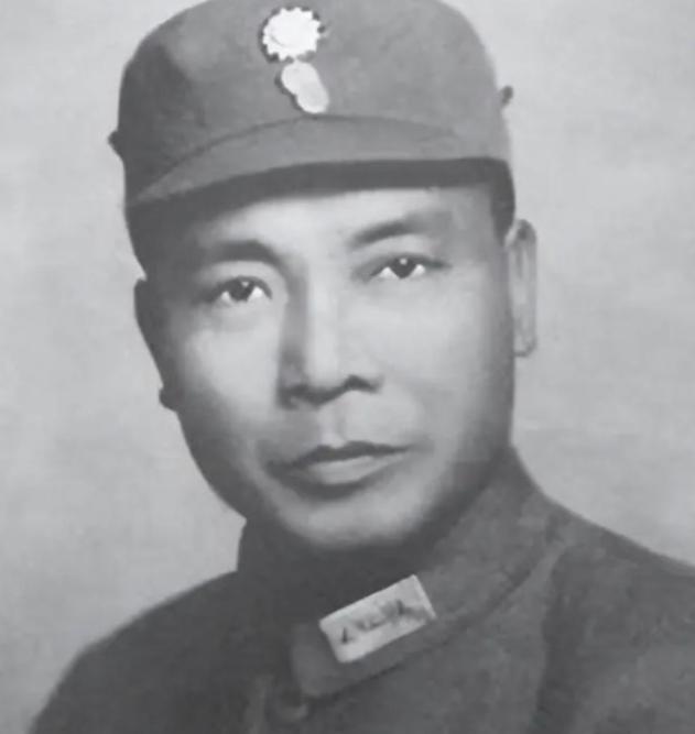 1949年，汤恩伯撤离大陆时丢下原配马阿谦，无依无靠的她只能求助新政府，开口提出