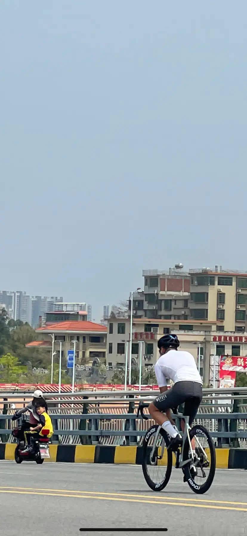 路上骑公路车回头率还是蛮高的propel 