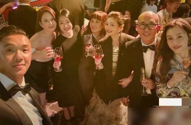 之前总有人嘀咕，大S跟那个光头在一起，能有啥好日子。
她状态差，问题不在光头，