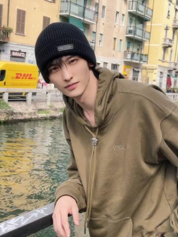 #常华森荧幕初吻# 我们厂花真的很抢手啊 ​​​