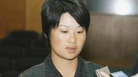 2003年9月10号凌晨，在某饭店女生宿舍，孙金刚、李光辉还有张某三个大男人，趁