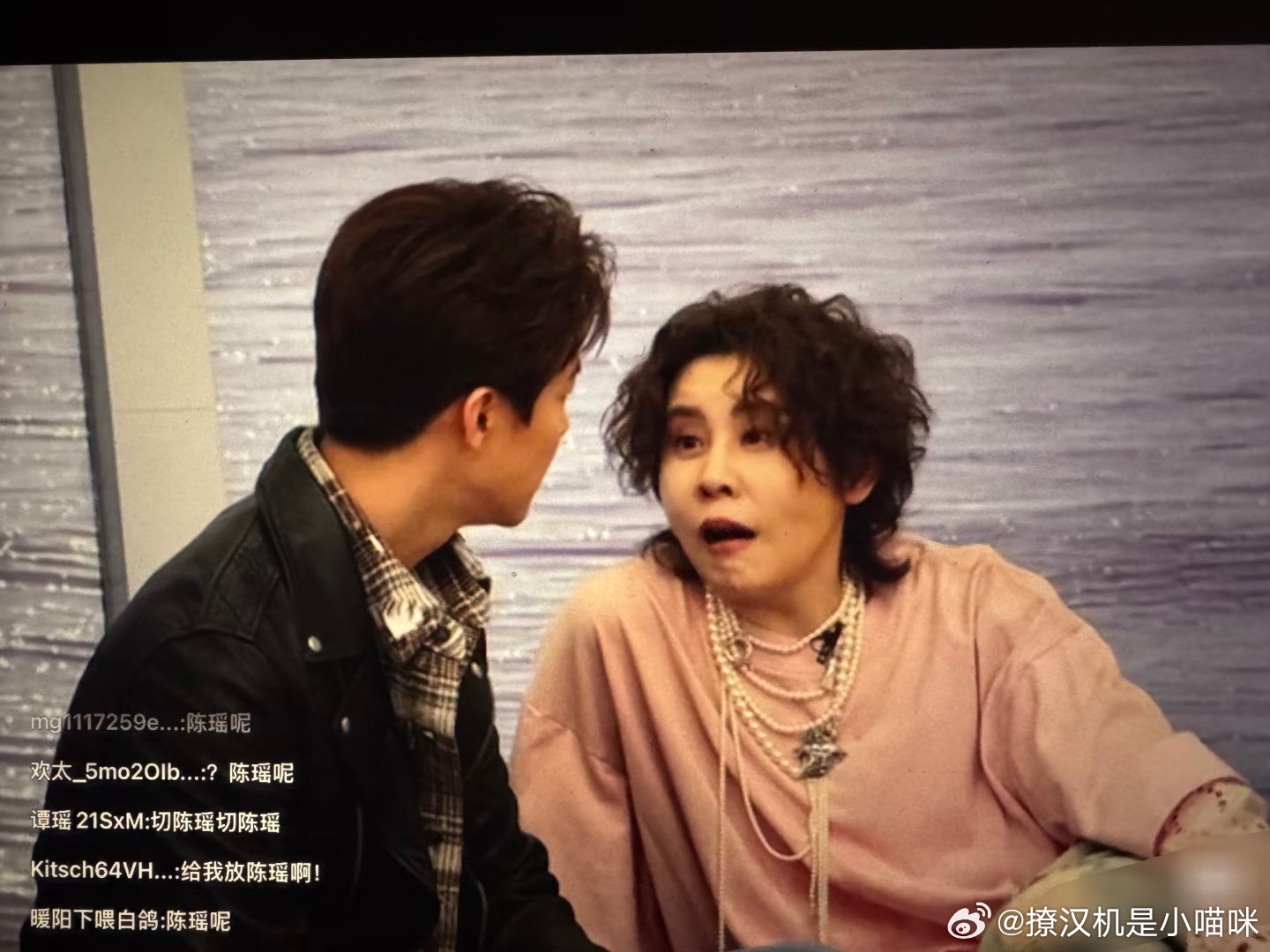 这俩人的嘴啊！哈哈哈哈哈哈哈哈哈哈哈哈哈哈王濛：我热搜第一☝️（骄傲）说浪姐太墨