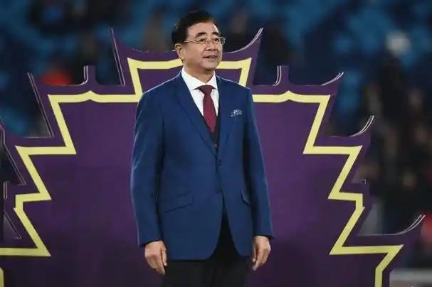 足协主席宋凯写了封亲笔信，专门聊青训，里面有一句“不反对你们当网红，更希望你们成