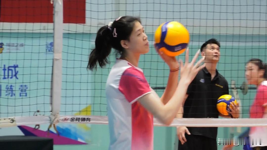 11.15澳门天津女排对阵江苏女排
       全运会女排决赛阶段小组赛的比赛