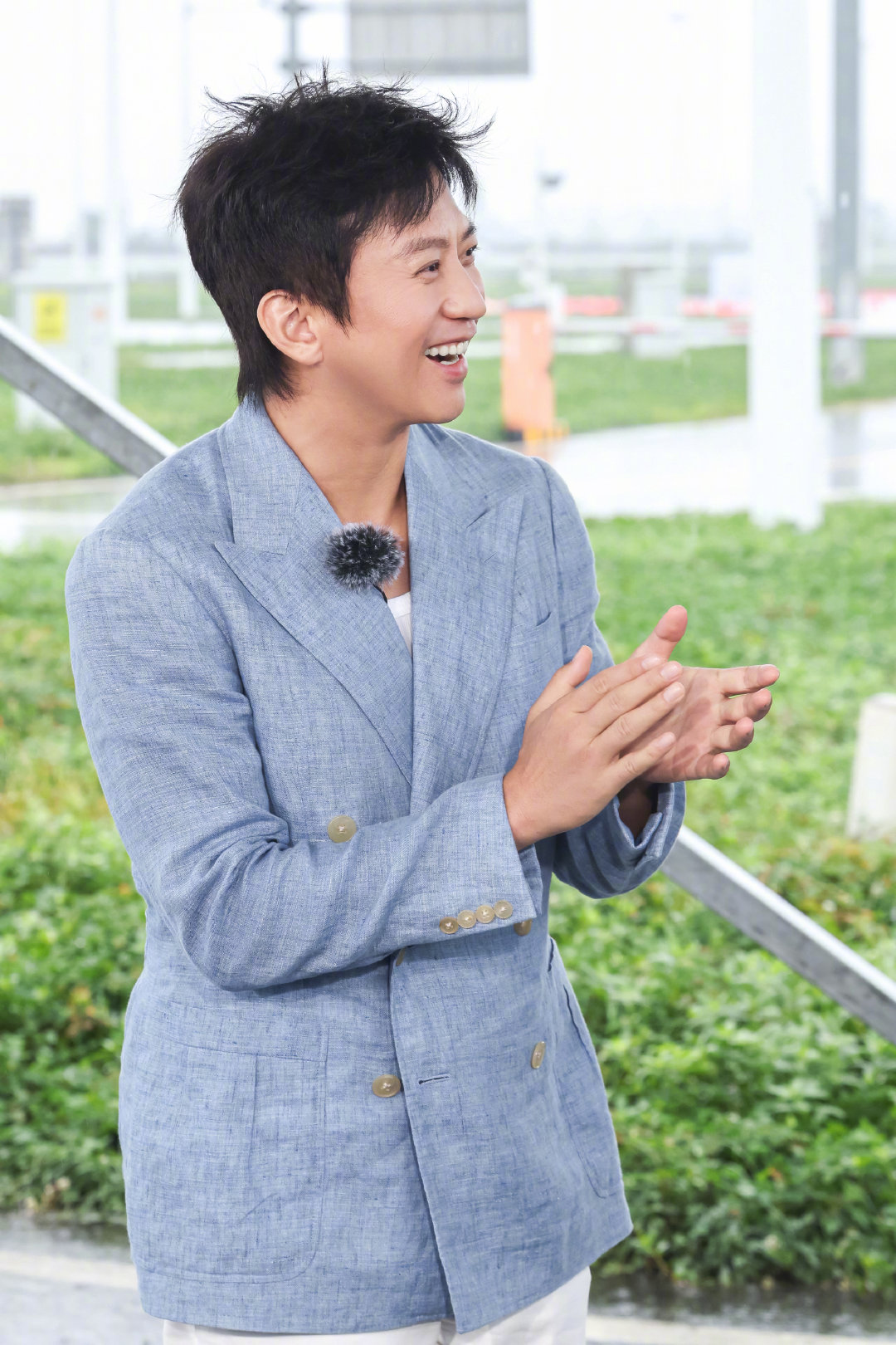 邓超把发布会开成赛车现场 重磅官宣！实力派演员邓超正式成为岚图品牌大使！6月24