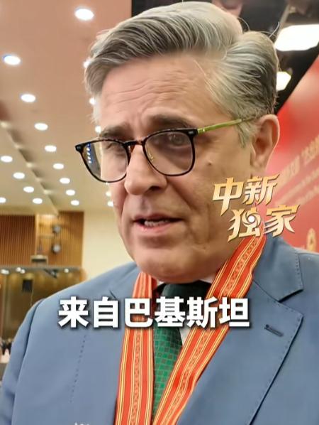 一句“巴铁”暖透人心！巴驻华大使获表彰，走遍中国都被这样称呼。

2026年5月