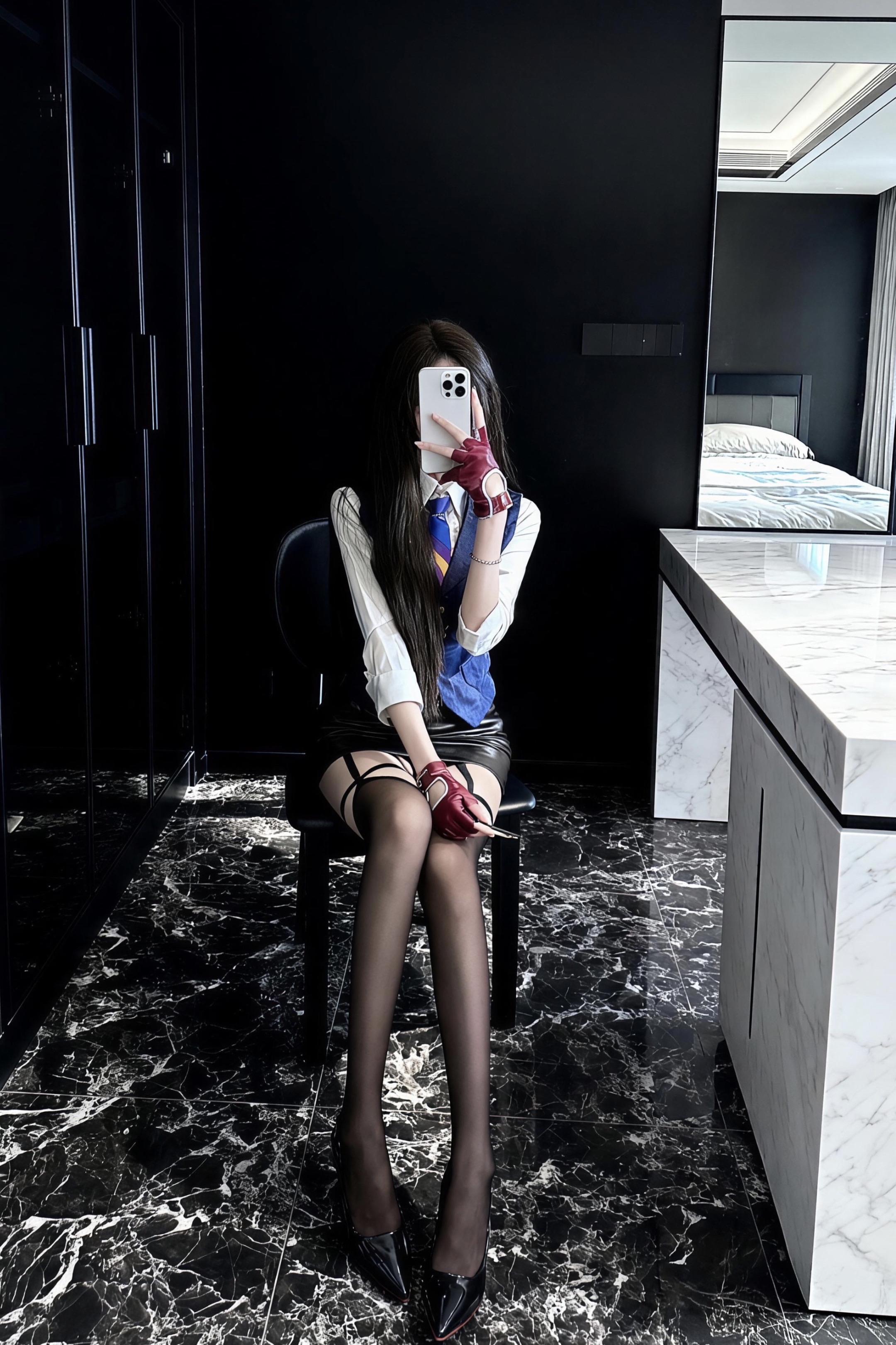 我不仅需要一个赶不走的恋人，我打瓦还需要五个站着不动的敌人