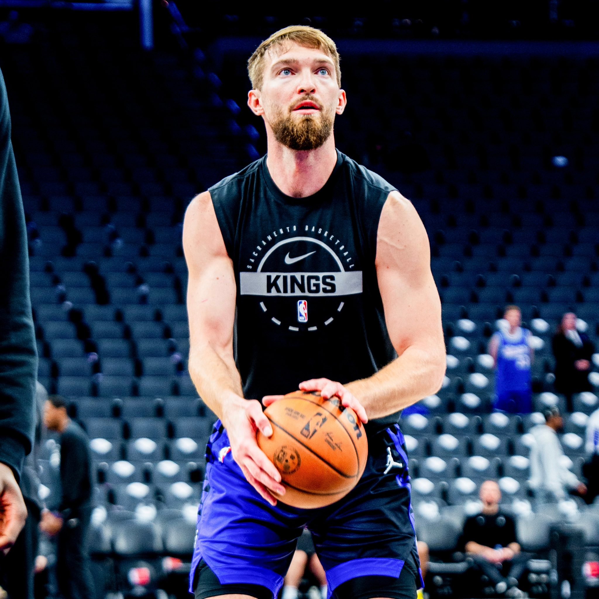 据报道，猛龙与国王之间围绕多曼塔斯·萨博尼斯的交易讨论已被搁置。来勇士吧NBAn