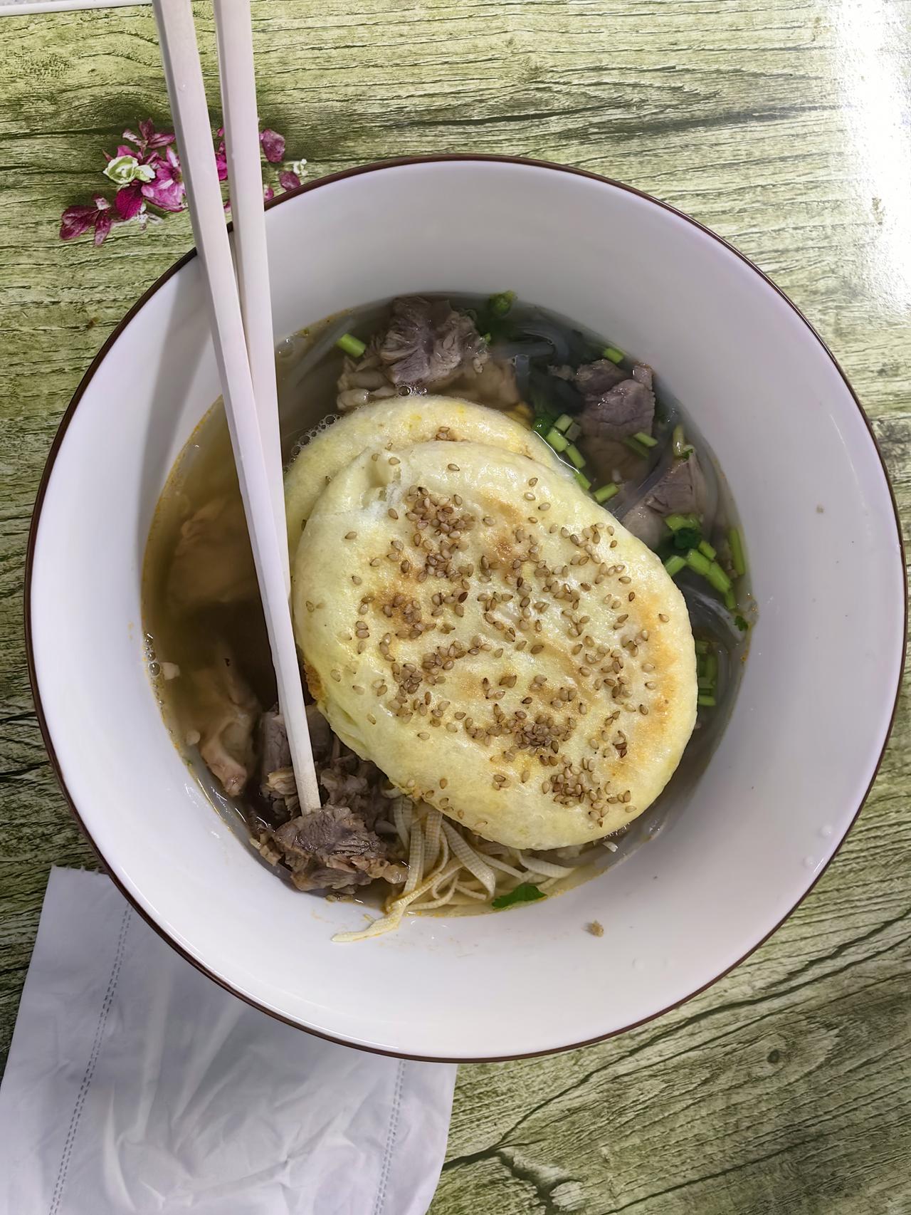 买房子就是中国人最大的一个坑！！！
我给俺孩子说：将来妈妈就给你们留钱，尽量多留