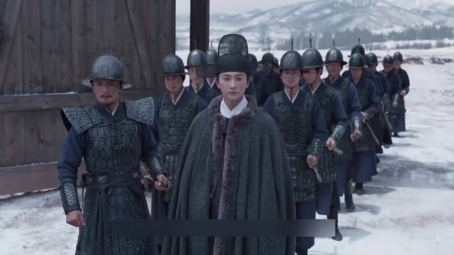 #林锦岐帮韩粱安置妻儿#  看着头戴孝巾身穿血衣手握长斧的女子，韩梁终究是心动了，董清竹本是宛平县丞