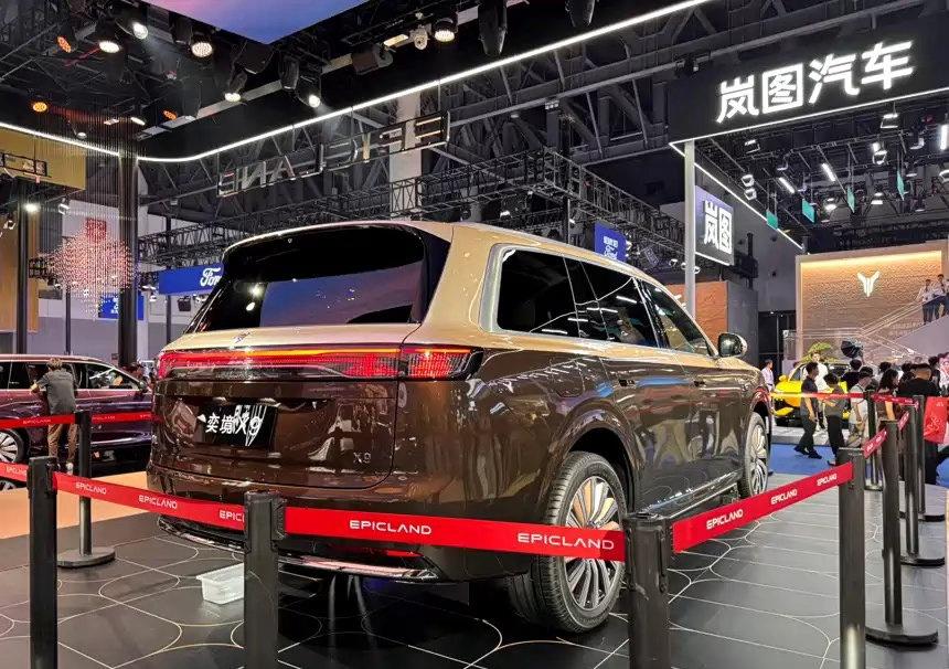东风奕境 X9 于 2026 年 9 月正式上市，定位大型增程 SUV，车身尺寸