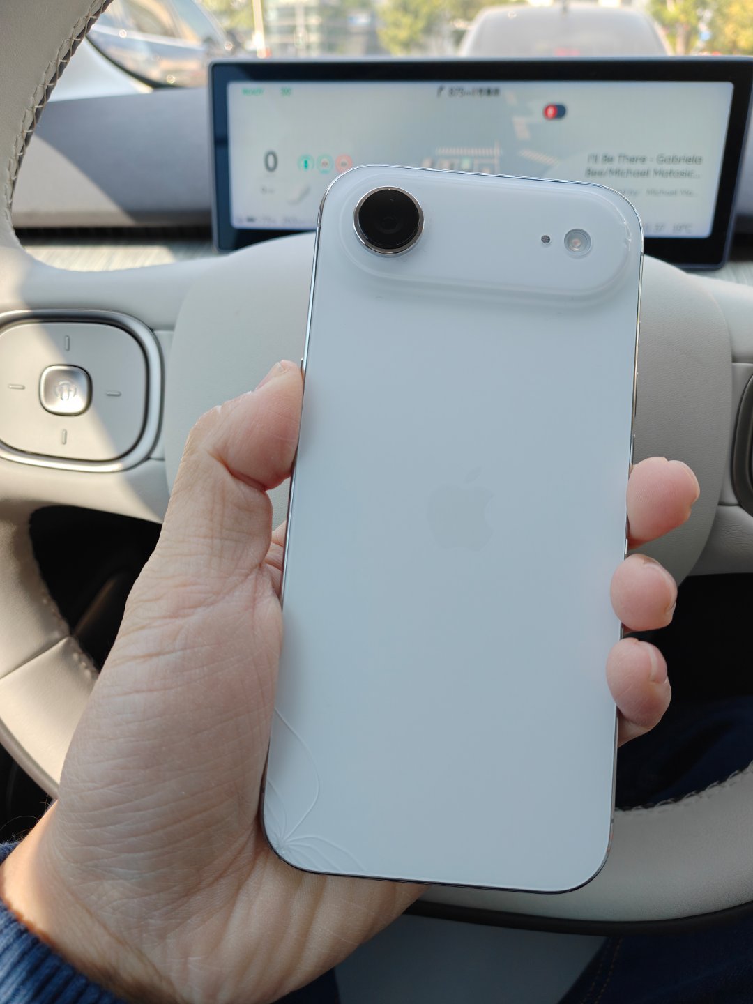 iPhone Air颜值就是高，干嘛要带壳?裸机手感这么好，干嘛要带壳?只要我用