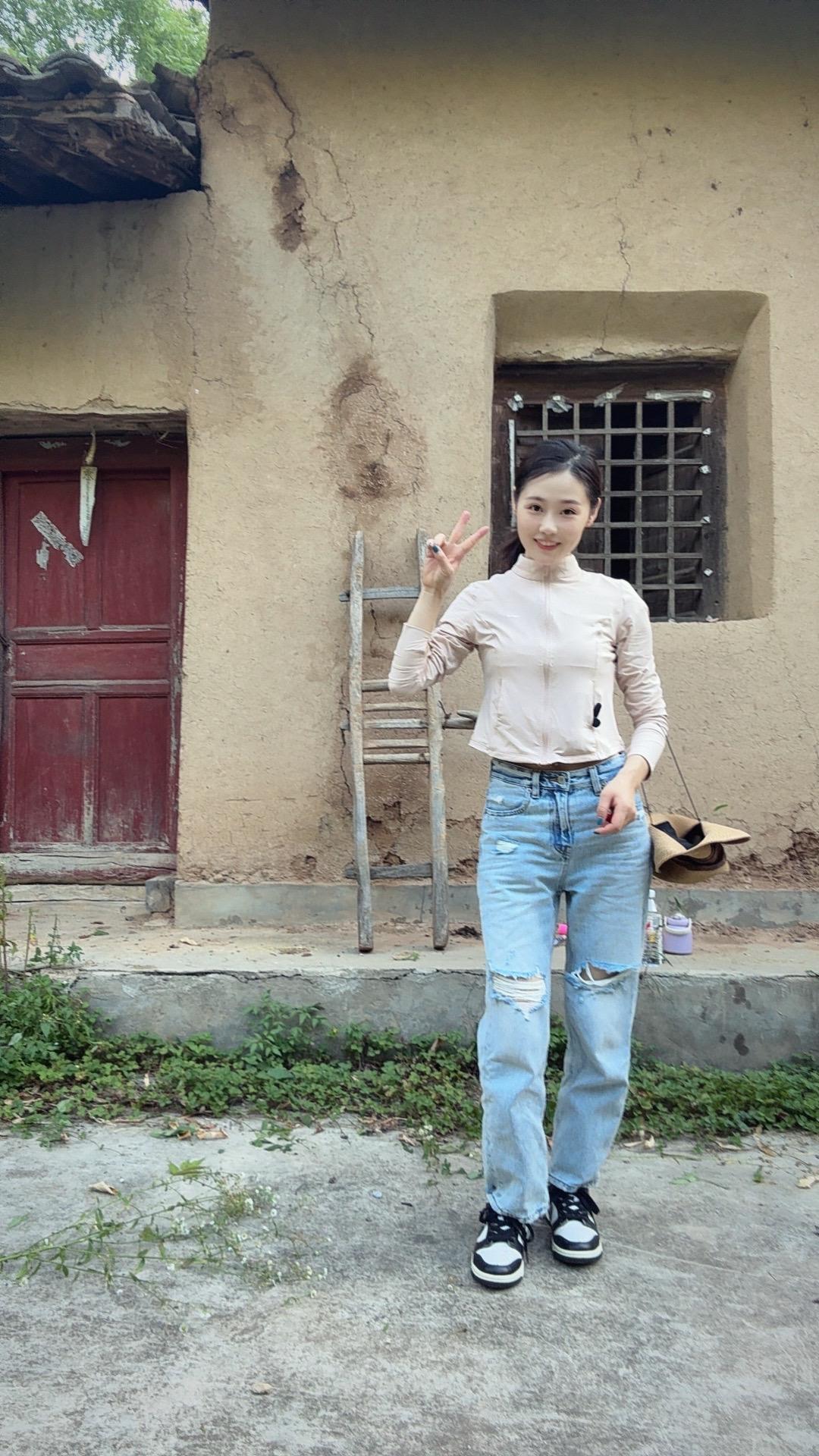 从小长大住的屋子。可惜，爷爷奶奶不在家
