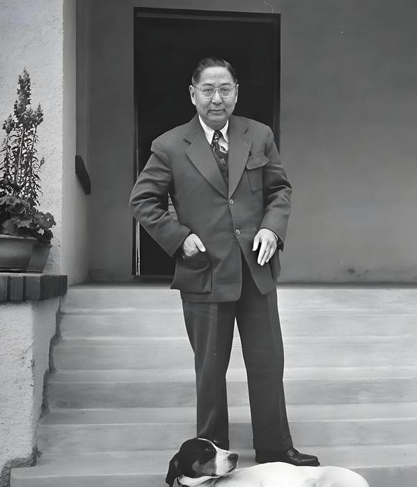 孙中山唯一的儿子孙科，1949年拒绝跟随老蒋去台湾。老蒋气的在日记里怒骂他是"阿