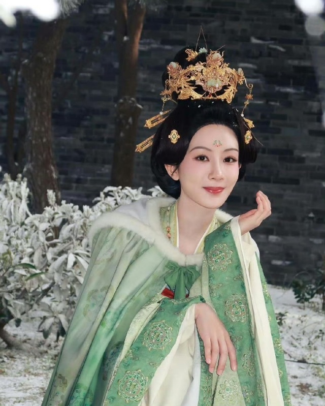 杨紫真的今年养老剧必须持有人！国色芳华无论是剧情上还是演员演技上和妆造场景上、演