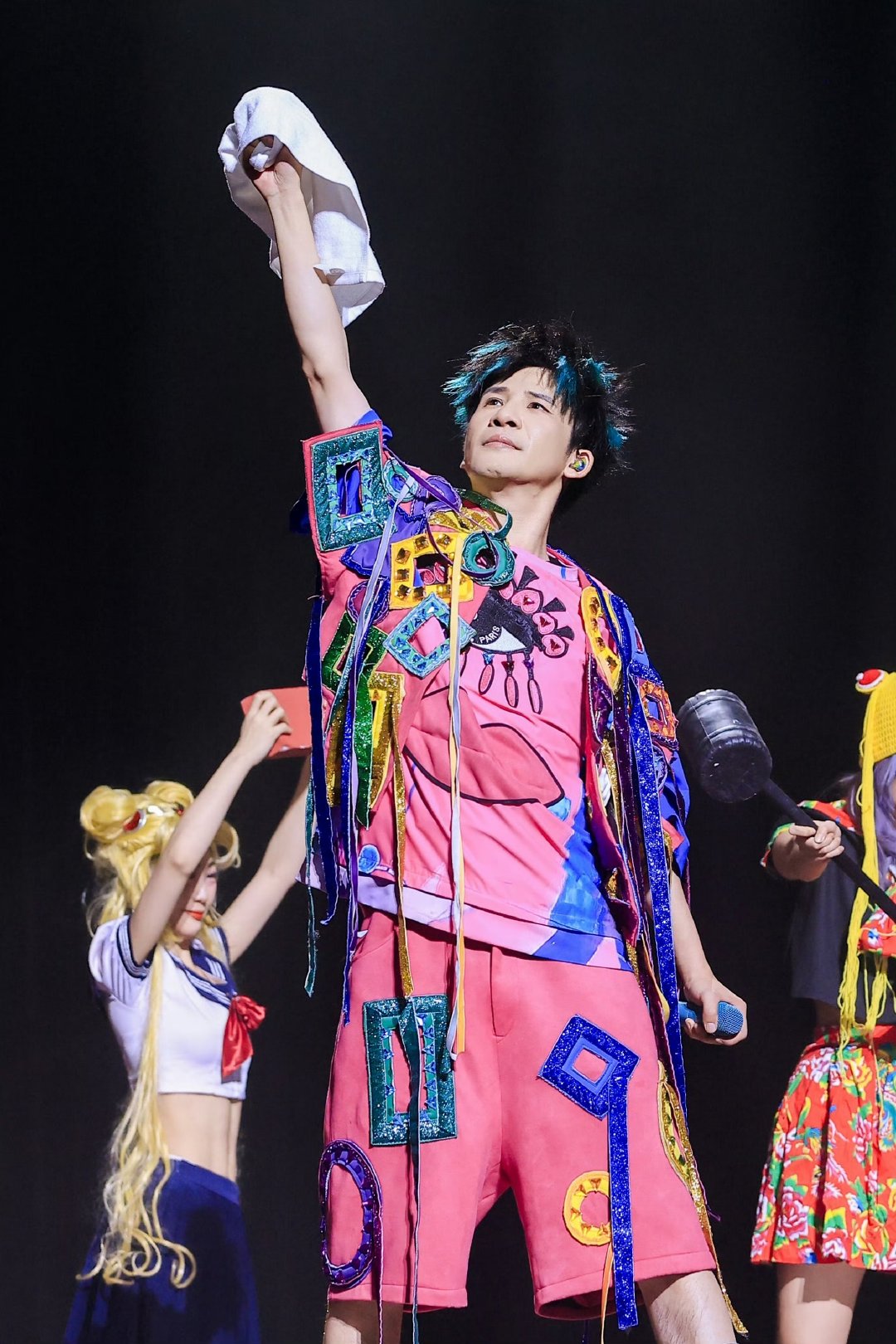 听大张伟演唱会解锁伟大人生是大张伟演唱会我们有救了 谁能拒绝大张伟的快乐！郑州官