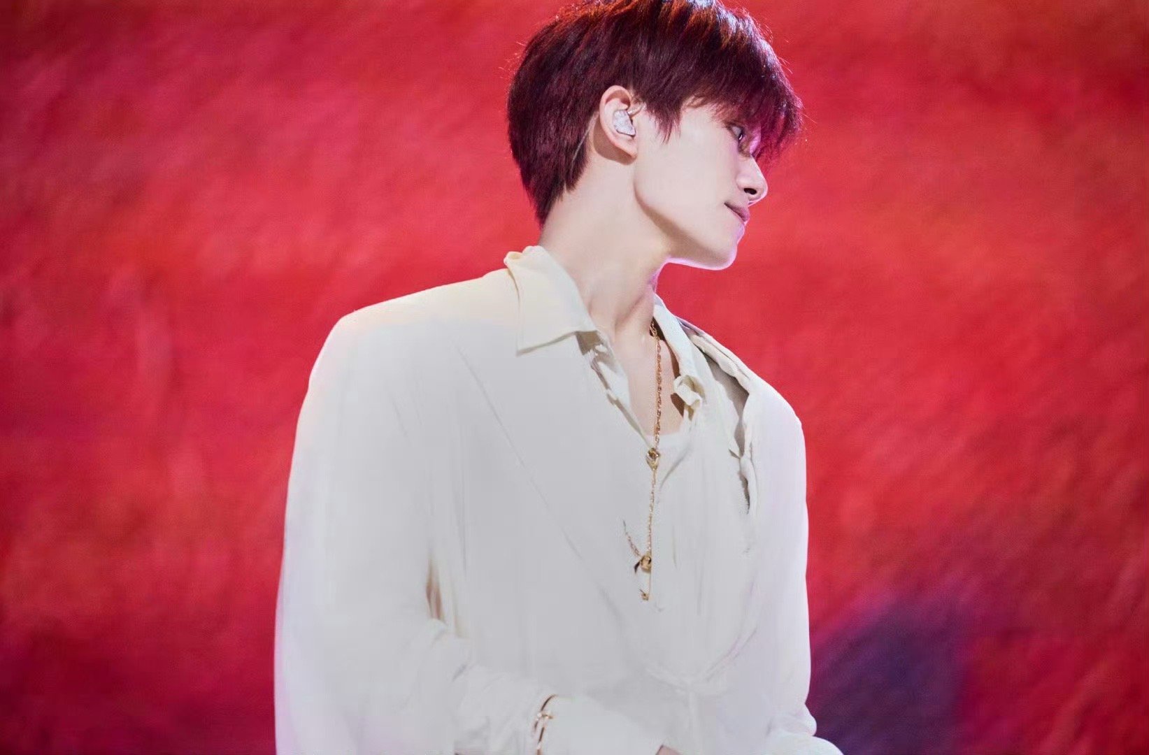 易烊千玺礐嶨将重启预约 来了来了！千玺弟弟《礐嶨2025（Live）》将于12月