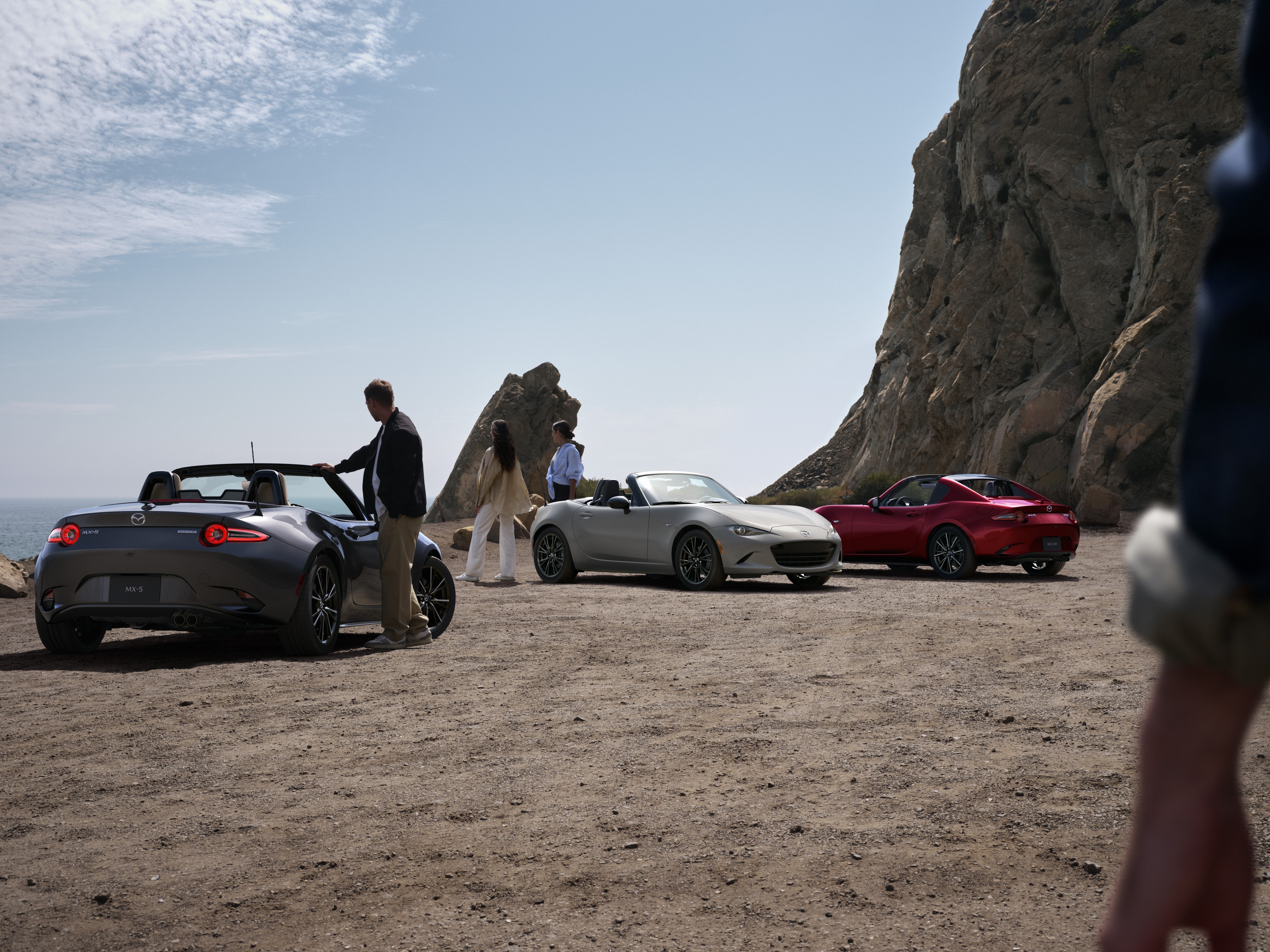 我有个完全不懂车的朋友，前几天路上看到的 ND 的马自达 MX5，然后问我哪里能