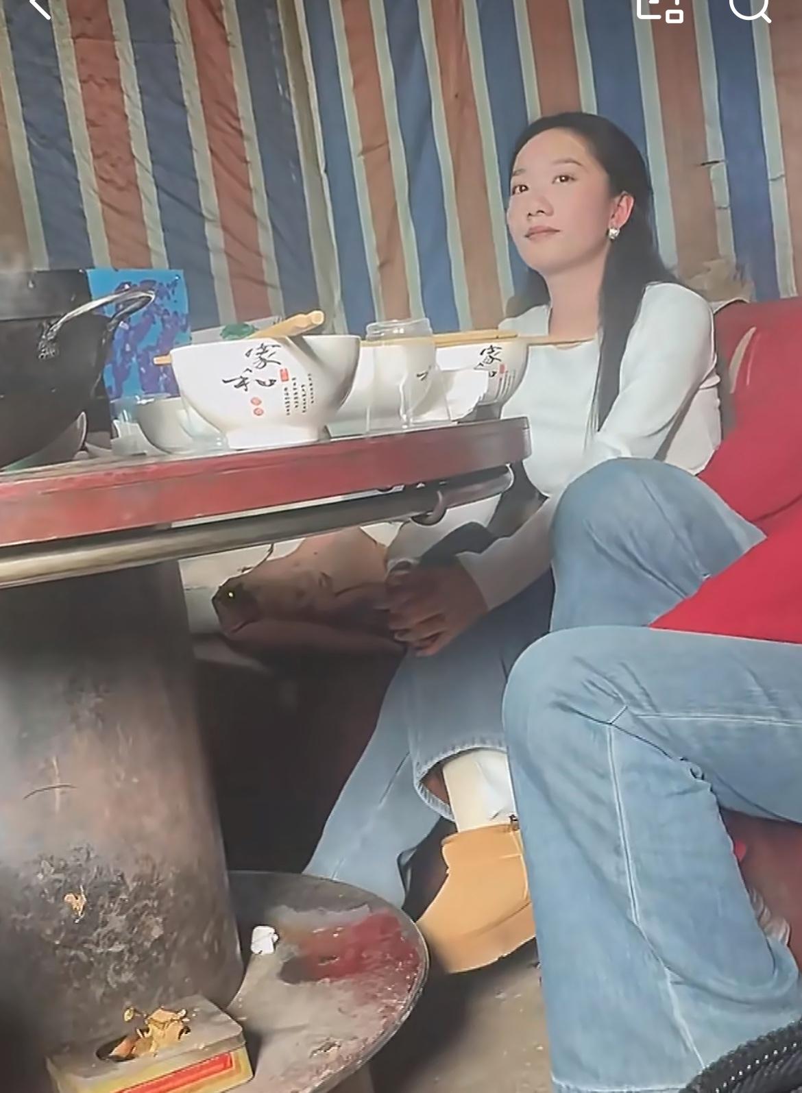 川渝结婚谈彩礼的真实现场，这个漂亮女孩说三万八、四万八、五万八随便给，听口音像是